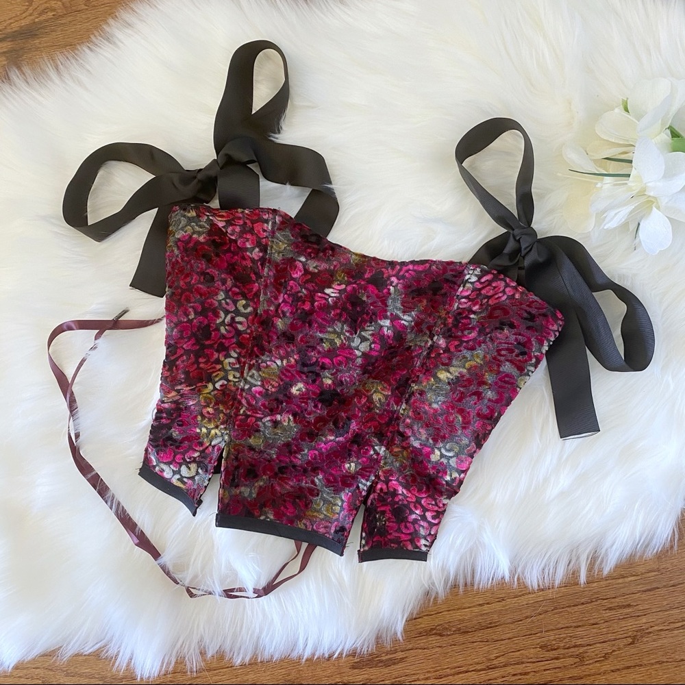 Absolutely stunning handmade corset top sz M